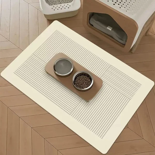 Monochrome Feeding Mat
